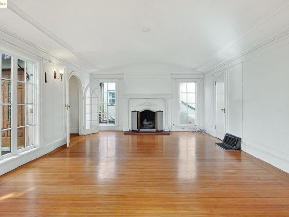 3710 Wisconsin St, Oakland CA 94619