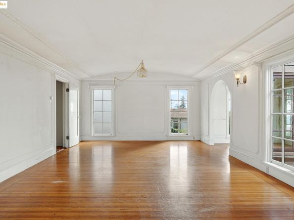 3710 Wisconsin St, Oakland CA 94619