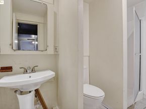 3710 Wisconsin St, Oakland CA 94619