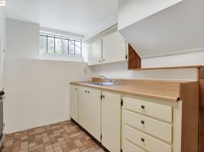 3710 Wisconsin St, Oakland CA 94619