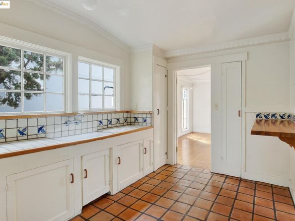 3710 Wisconsin St, Oakland CA 94619