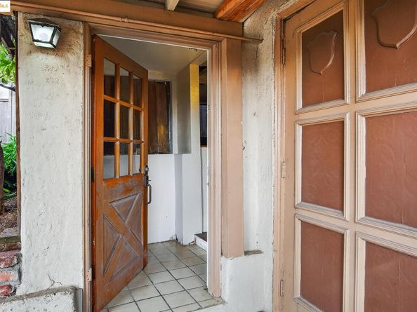 3710 Wisconsin St, Oakland CA 94619