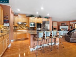 995 Rosehedge Ct, Concord CA 94521