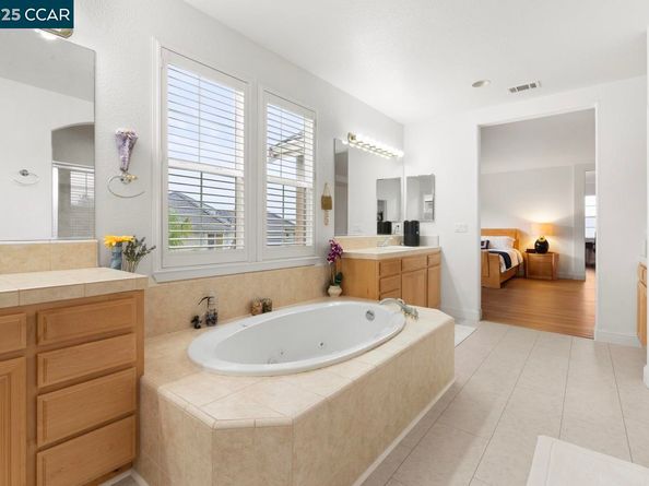 995 Rosehedge Ct, Concord CA 94521