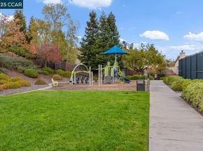 995 Rosehedge Ct, Concord CA 94521