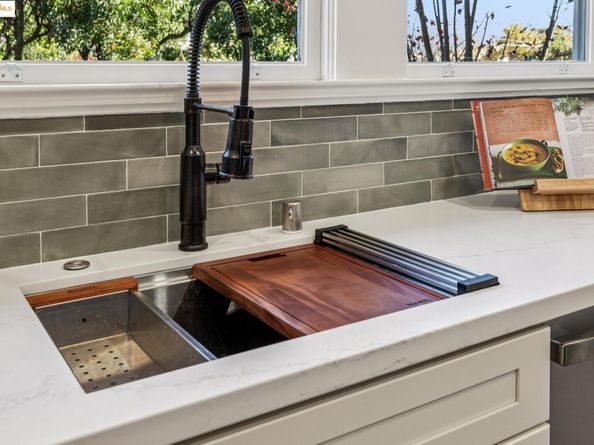 912 Indian Rock Ave, Berkeley CA 94707