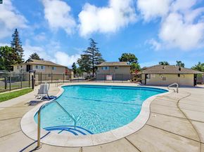 1013 Mohr Ln 2, Concord CA 94518