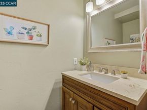 1013 Mohr Ln 2, Concord CA 94518