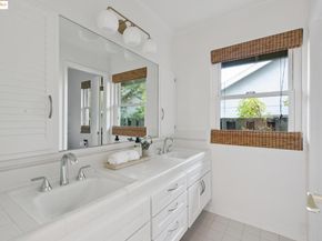7801 Hansom Dr, Oakland CA 94605