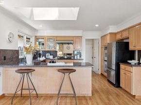 7801 Hansom Dr, Oakland CA 94605
