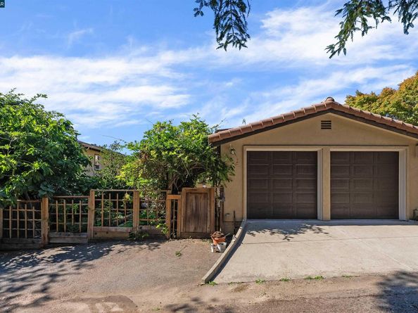 1032 Alvarado Road, Berkeley CA 94705