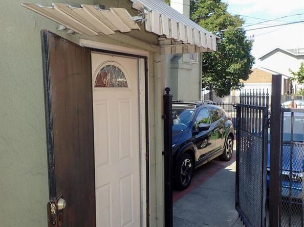 1644 33Rd Ave, Oakland CA 94601