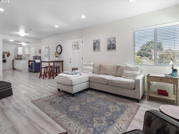 330 H Street, Martinez CA 94553