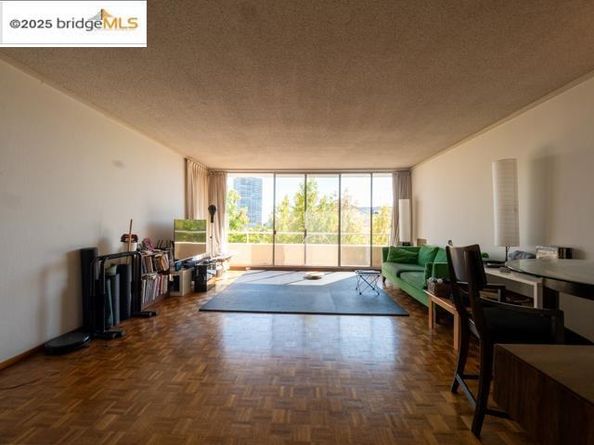 320 Lee St 201, Oakland CA 94610