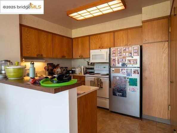 320 Lee St 201, Oakland CA 94610