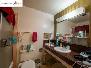 320 Lee St 201, Oakland CA 94610