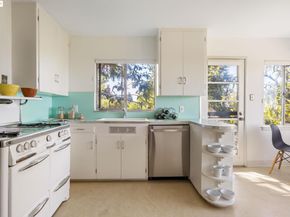 4686 Davenport Ave, Oakland CA 94619