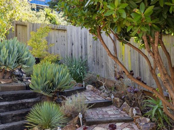 4686 Davenport Ave, Oakland CA 94619