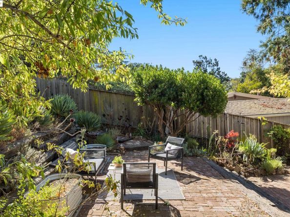4686 Davenport Ave, Oakland CA 94619