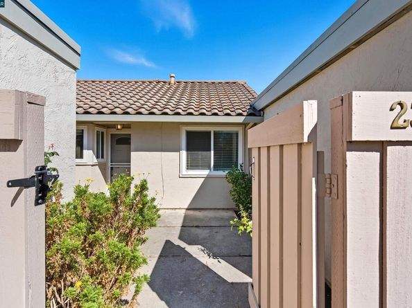 23 Mt Wilson Way, Clayton CA 94517
