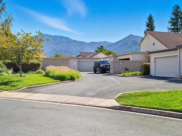 23 Mt Wilson Way, Clayton CA 94517