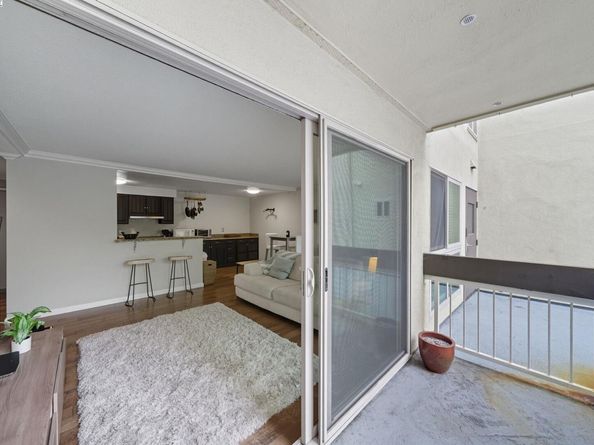 77 Fairmount Ave 101, Oakland CA 94611