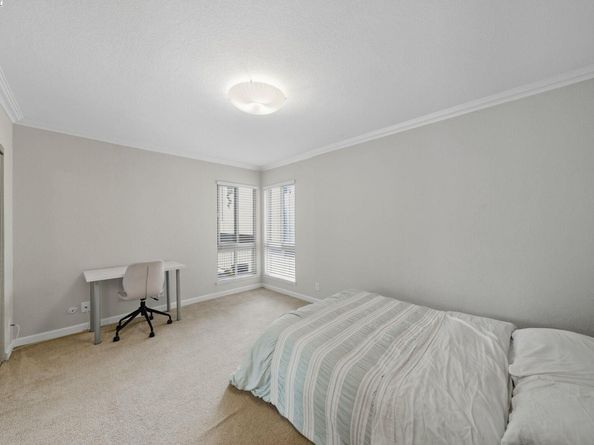 77 Fairmount Ave 101, Oakland CA 94611