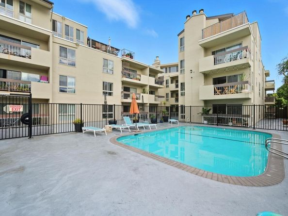 77 Fairmount Ave 101, Oakland CA 94611