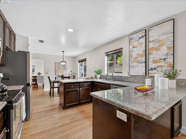 7906 Castilian Rd, Dublin CA 94568