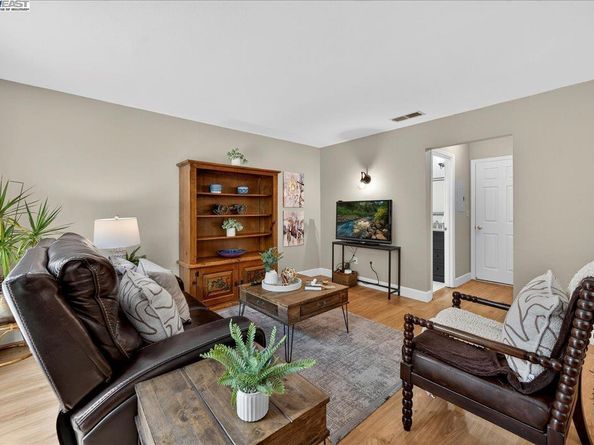 7906 Castilian Rd, Dublin CA 94568