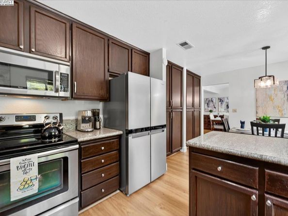7906 Castilian Rd, Dublin CA 94568