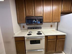 240 N Bayshore Blvd 303, San Mateo CA 94401