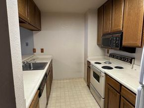 240 N Bayshore Blvd 303, San Mateo CA 94401