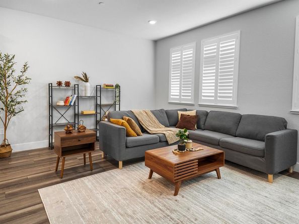 538 Martin Mariner Avenue, Alameda CA 94501