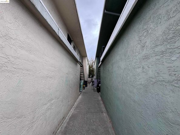 7425 Weld Street, Oakland CA 94621
