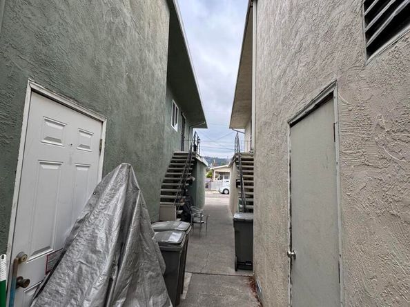 7425 Weld Street, Oakland CA 94621