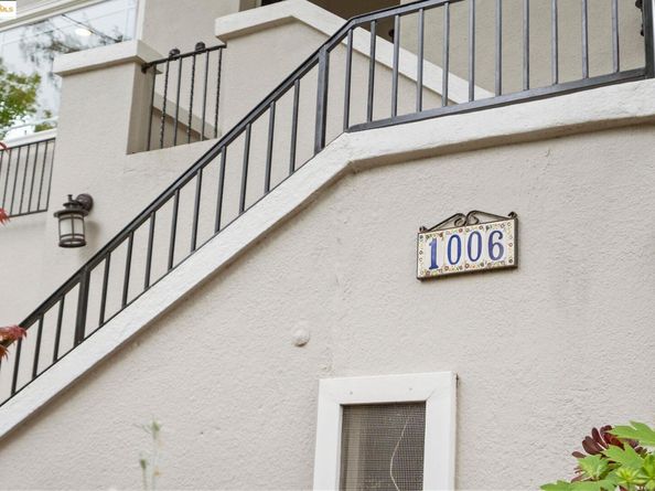 1006 Glendora Ave, Oakland CA 94602