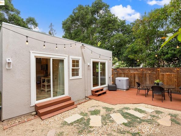 1006 Glendora Ave, Oakland CA 94602