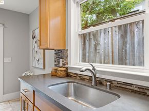 1006 Glendora Ave, Oakland CA 94602