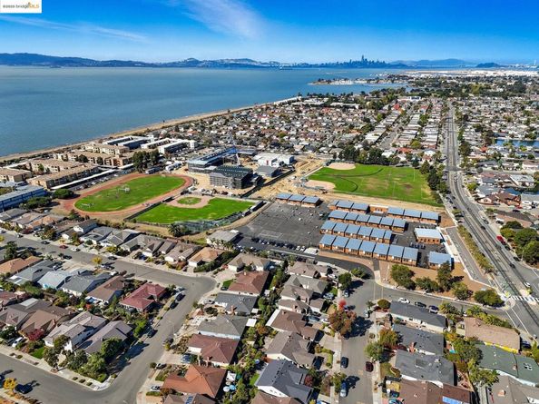 2106 Otis Dr D, Alameda CA 94501