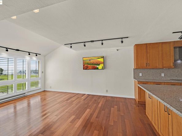 1205 Melville Sq 206, Richmond CA 94804