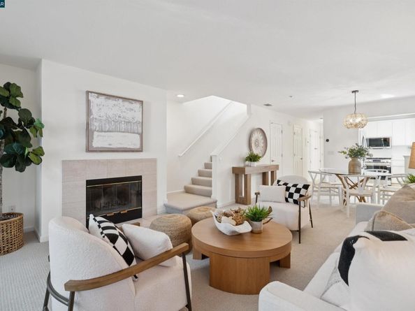 2578 Oak Road 212, Walnut Creek CA 94597