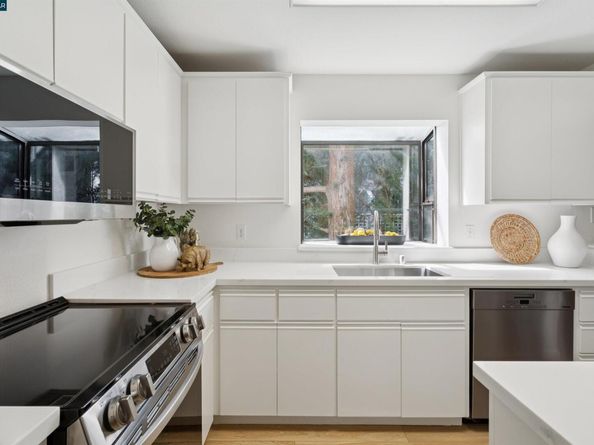 2578 Oak Road 212, Walnut Creek CA 94597