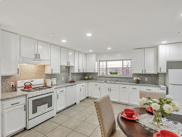 1235 Westwood St, Hayward CA 94544