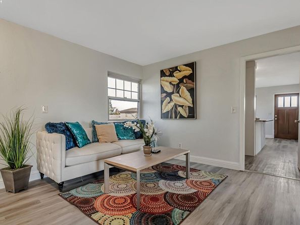 1235 Westwood St, Hayward CA 94544