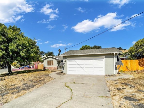 2323 Doidge Ave, Pinole CA 94564