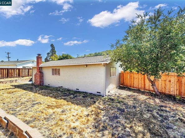 2323 Doidge Ave, Pinole CA 94564
