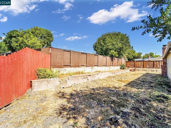 2323 Doidge Ave, Pinole CA 94564