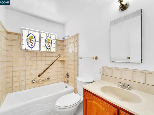 2323 Doidge Ave, Pinole CA 94564