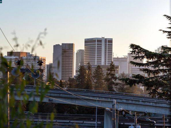 3751 Harrison Street 301, Oakland CA 94611